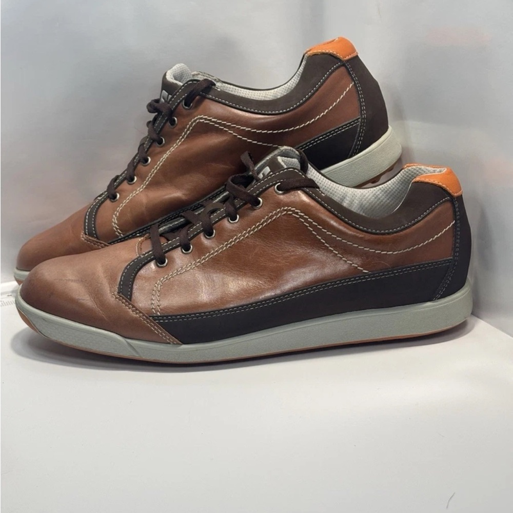 FootJoy Men's US Size 9.5 Contour Casual Spikeless golf shoe Brown leather